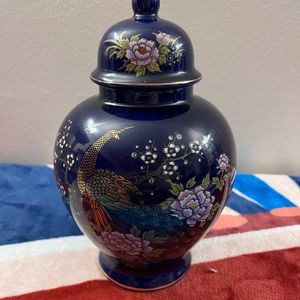 Beautiful Japanese Vase jar